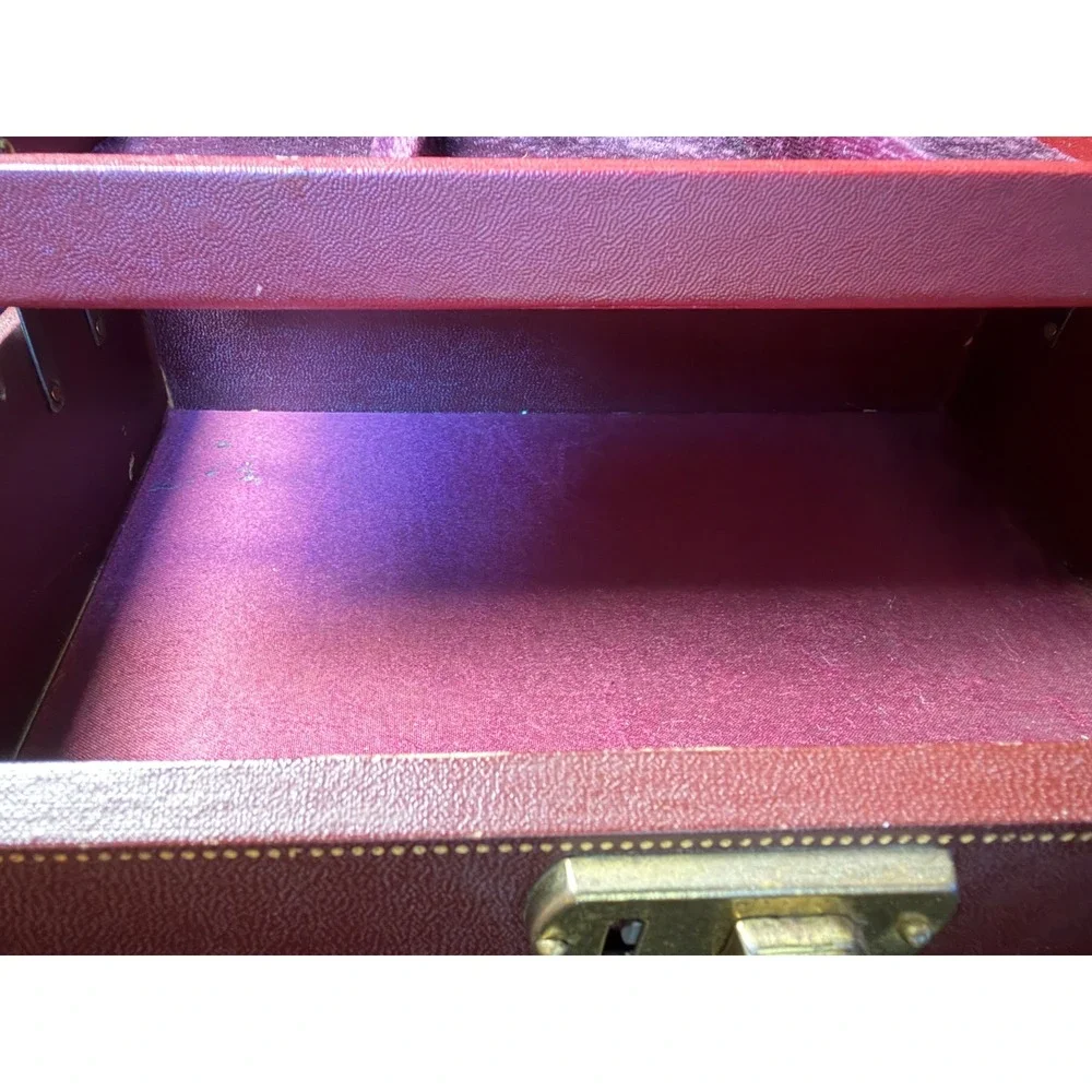 Vintage Burgundy Jewelry Box: Gold Clover, Faux Leather, Tiered Tray with Key